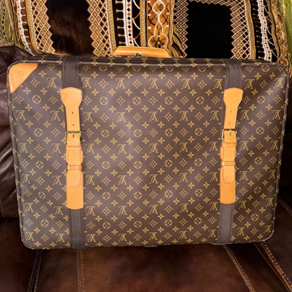 Huge Authentic Louis Vuitton Travel Weekend Suitcase